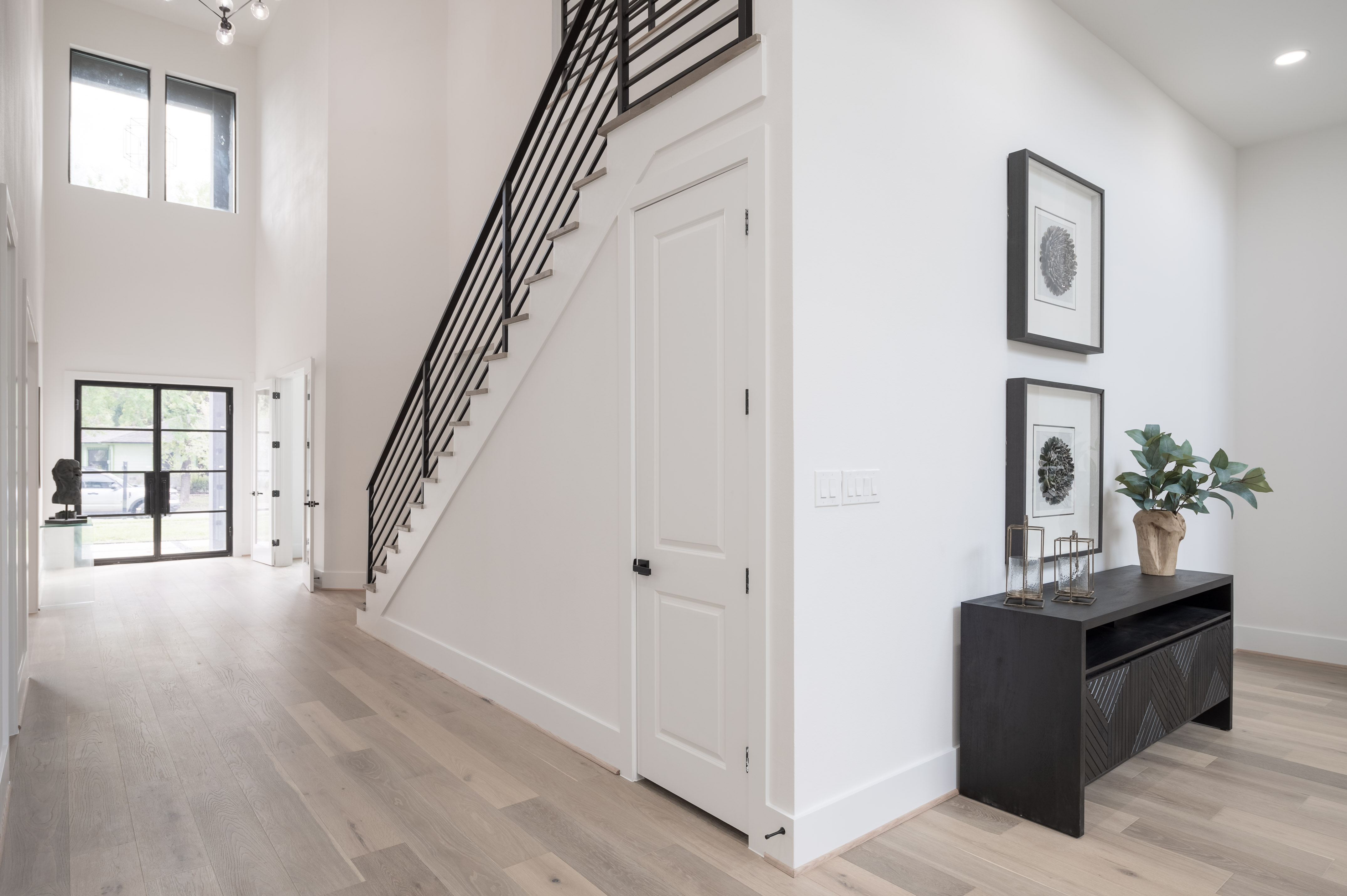7206 Dearborn