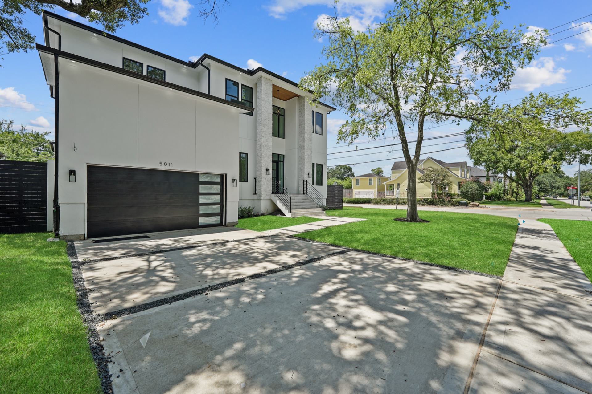 5011 Mimosa Drive — photo 1